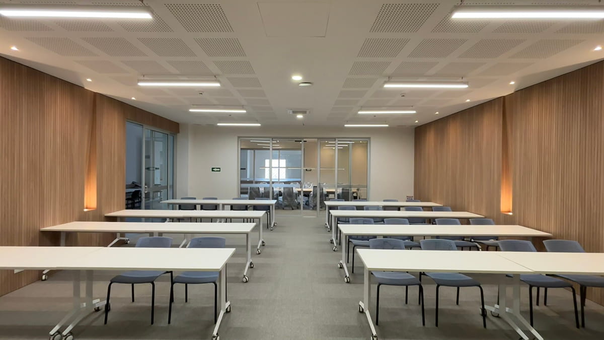 Diseño y Construccion Ford Academy. Bogotá